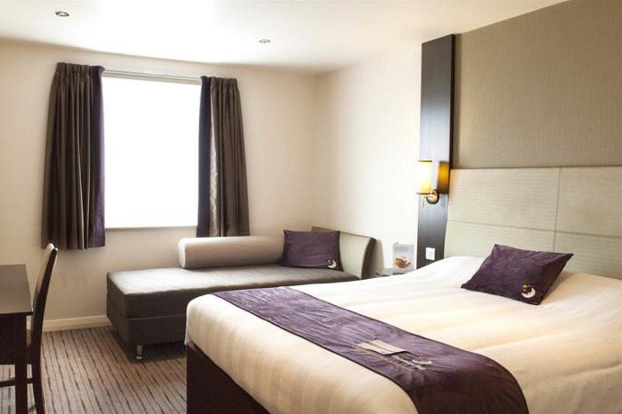 Premier Inn Milton Keynes South Eksteriør bilde